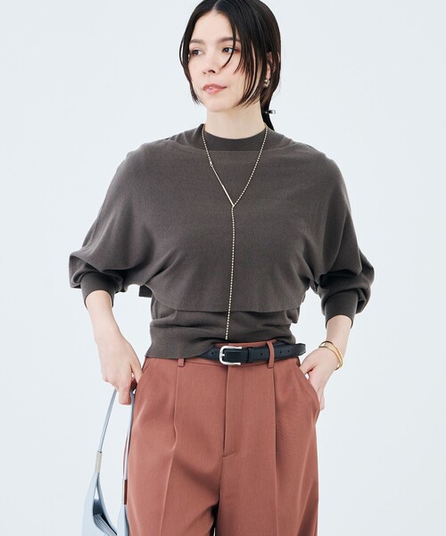 NOLLEY’S Sophi(ノーリーズソフィ)の「ノースリーブハイネック+ポンチョセット(ニット/セーター・レディース・ダークブラウン/サックスブルー/レッド・38)」の2枚目の写真