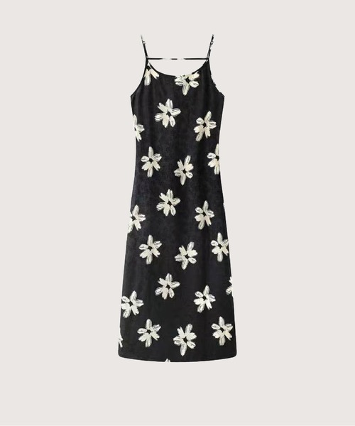 LA POMME petit(ラポミ・プチ)の「Painterly Floral Slip Dress/ペイントフローラル柄スリップドレス(ワンピース・レディース・ブラック・FREE)」の2枚目の写真