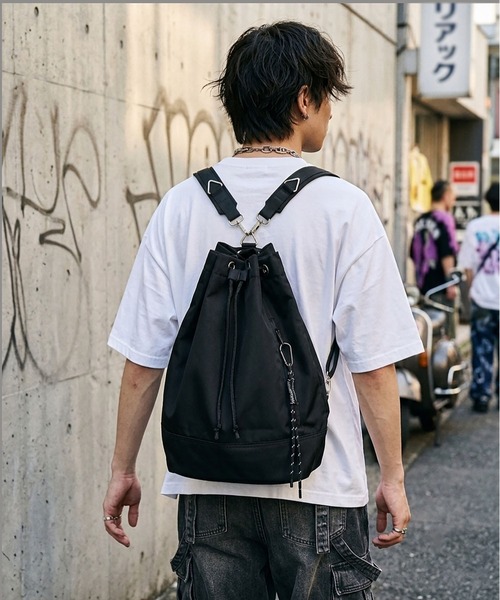 Editors Draw(エディターズドロー)の「【UNISEX】2way スリング ナップサック(バックパック/リュック・メンズ・グレー/ブラック・ONE SIZE)」の5枚目の写真