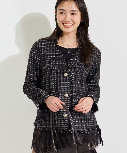 INDIVI(インディヴィ)の「【華やか/着回し力◎】上品ツイードVネックジャケット(ノーカラージャケット・レディース・サックスブルー系3/ブラック系3/ホワイト系6・13/15 /36/38/40/05/19)」の9枚目の写真