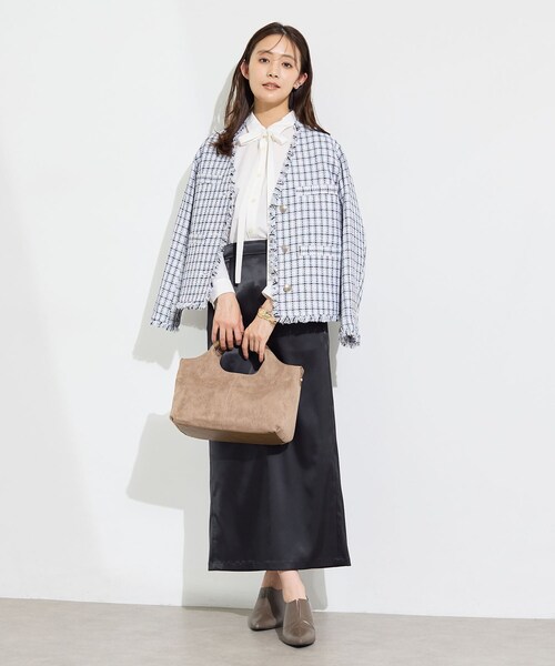 INDIVI(インディヴィ)の「【華やか/着回し力◎】上品ツイードVネックジャケット(ノーカラージャケット・レディース・サックスブルー系3/ブラック系3/ホワイト系6・13/15 /36/38/40/05/19)」の14枚目の写真