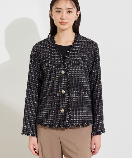 INDIVI(インディヴィ)の「【華やか/着回し力◎】上品ツイードVネックジャケット(ノーカラージャケット・レディース・サックスブルー系3/ブラック系3/ホワイト系6・13/15 /36/38/40/05/19)」の17枚目の写真