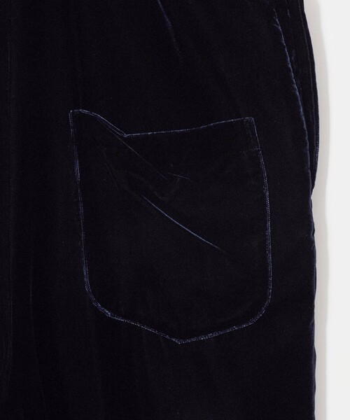 UNITED ARROWS(ユナイテッドアローズ)の「ベルベット サロペットパンツ(サロペット/オーバーオール・レディース・ネイビー/ブラック・38/36)」の22枚目の写真