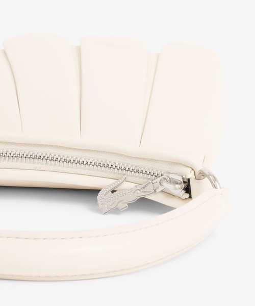 LACOSTE(ラコステ)の「LENGLEN シーズナル スモールレザープリーツバッグ(ハンドバッグ・レディース・ホワイト・FREE)」の7枚目の写真
