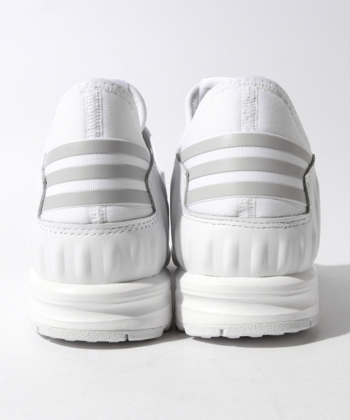 Ray BEAMS（レイビームス）の「●White Mountaineering×adidas / ZX FLUX（スニーカー・レディース・ホワイト/ブラック・24.5cm/24.0cm/23.5cm/25.0cm）」の5枚目の写真