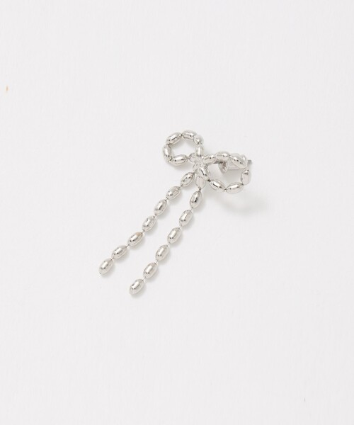 UNITED ARROWS(ユナイテッドアローズ)の「チェーンリボン ピアス(ピアス(両耳用)・レディース・シルバー・FREE)」の4枚目の写真
