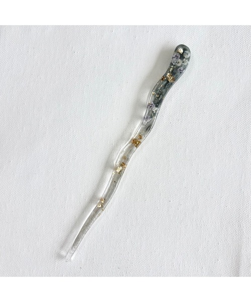 tone(トーン)の「【popochi】レジン ドライフラワー かんざし|着物 浴衣 夏 ラメ 金箔 銀箔 入り 和モダン ヘアアクセ 和風 簪(MA)(その他ヘアアクセサリー・レディース・ブラック/ブルー・FREE)」の2枚目の写真