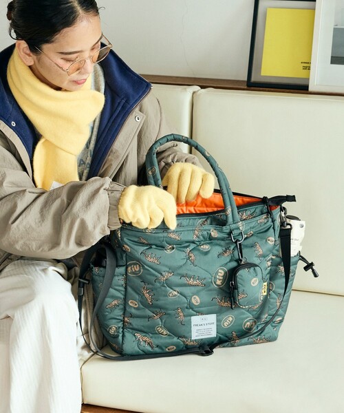 KiU（キウ）の「KiU×FREAK'S STORE/キウ×フリークスストア 別注SQUARE PADDED TOTE BAG（トートバッグ・レディース・グリーン/ブラック/その他1/ブラウン・ONE SIZE）」の6枚目の写真