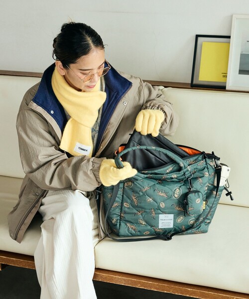 KiU（キウ）の「KiU×FREAK'S STORE/キウ×フリークスストア 別注SQUARE PADDED TOTE BAG（トートバッグ・レディース・グリーン/ブラック/その他1/ブラウン・ONE SIZE）」の7枚目の写真