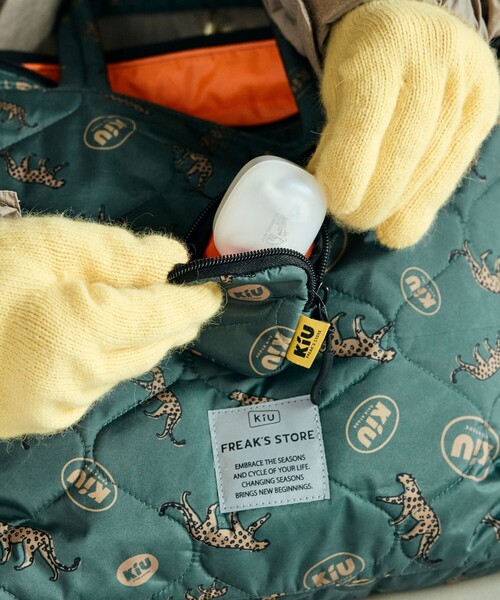 KiU（キウ）の「KiU×FREAK'S STORE/キウ×フリークスストア 別注SQUARE PADDED TOTE BAG（トートバッグ・レディース・グリーン/ブラック/その他1/ブラウン・ONE SIZE）」の18枚目の写真