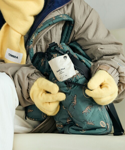 KiU（キウ）の「KiU×FREAK'S STORE/キウ×フリークスストア 別注SQUARE PADDED TOTE BAG（トートバッグ・レディース・グリーン/ブラック/その他1/ブラウン・ONE SIZE）」の20枚目の写真