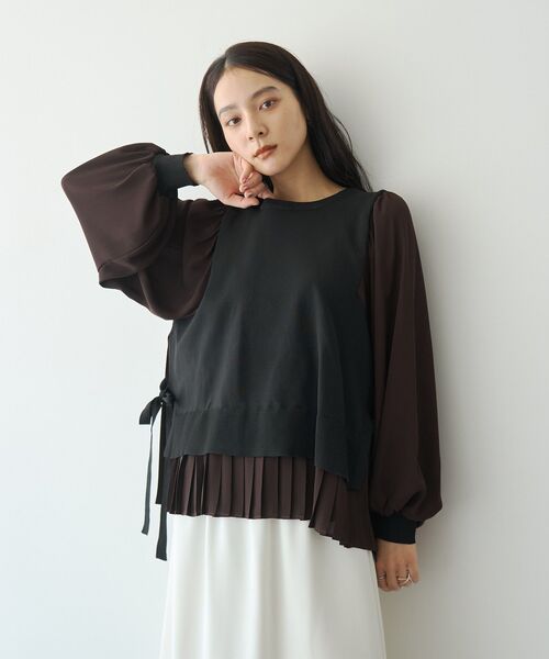 YECCA VECCA(イェッカヴェッカ)の「プリーツコンビニット(ニット/セーター・レディース・キャメル/ブラック/ネイビー・FREE)」の2枚目の写真