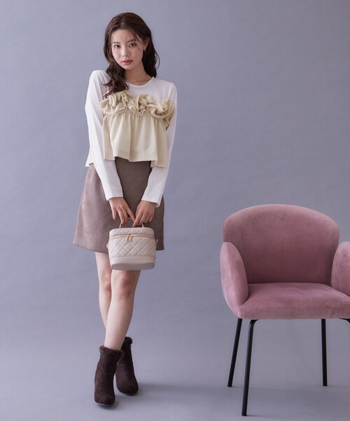 index(インデックス)の「フリルぺプラムドッキングトップス【洗濯機OK】(Tシャツ/カットソー・レディース・チャコールグレー/オフホワイト・40/38/36)」の5枚目の写真