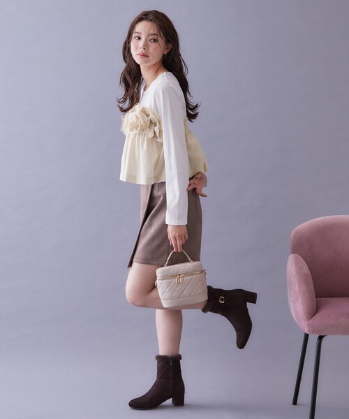 index(インデックス)の「フリルぺプラムドッキングトップス【洗濯機OK】(Tシャツ/カットソー・レディース・チャコールグレー/オフホワイト・40/38/36)」の6枚目の写真