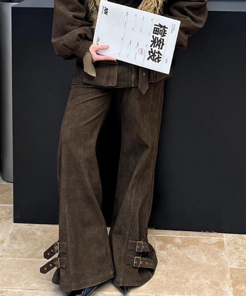 AVYL（アヴィル）の「裾ベルトデザインフレアパンツ（デニムパンツ・レディース・ブラウン・S/M/L）」の5枚目の写真