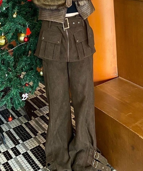 AVYL（アヴィル）の「裾ベルトデザインフレアパンツ（デニムパンツ・レディース・ブラウン・S/M/L）」の3枚目の写真