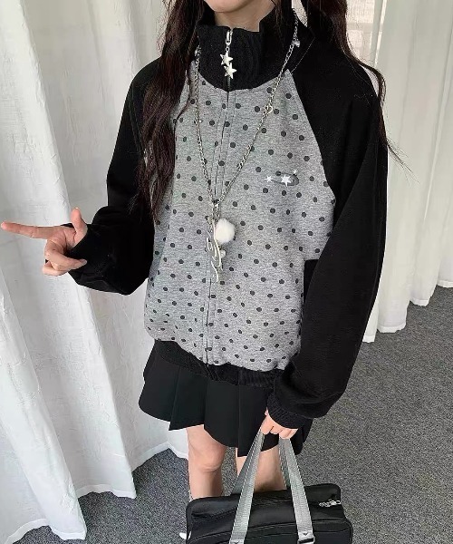 AsRiRe(アスリレイ)の「26aw ドット柄バイカラーラグランハイネックトラックジャケット(ブルゾン・レディース・グレー・M)」の4枚目の写真