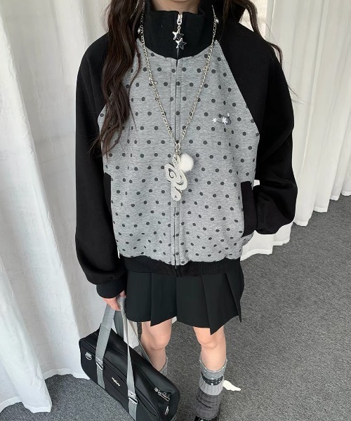 AsRiRe(アスリレイ)の「26aw ドット柄バイカラーラグランハイネックトラックジャケット(ブルゾン・レディース・グレー・M)」の6枚目の写真