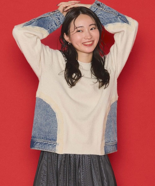 Gready Brilliant(グレディブリリアン)の「デニムドッキングクルーネックニット(ニット/セーター・レディース・グレー/アイボリー・FREE)」の2枚目の写真