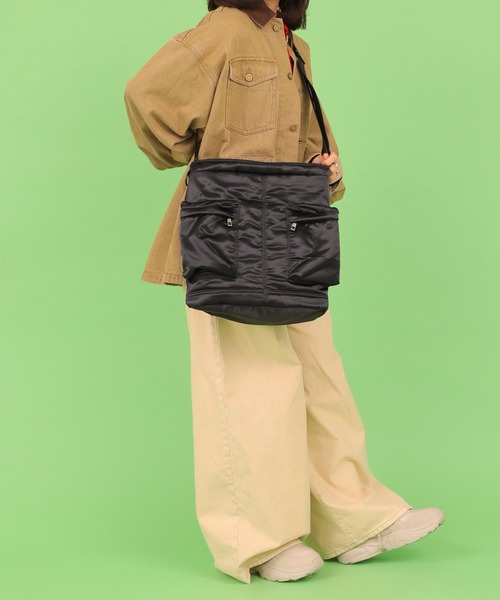 CONTROL FREAK / CTFK(コントロールフリーク)の「CONTROL FREAK / CTFK(コントロールフリーク/シーティーエフケー)ダブルポケットショルダートート(トートバッグ・レディース・ブラック/カーキ・FREE)」の5枚目の写真