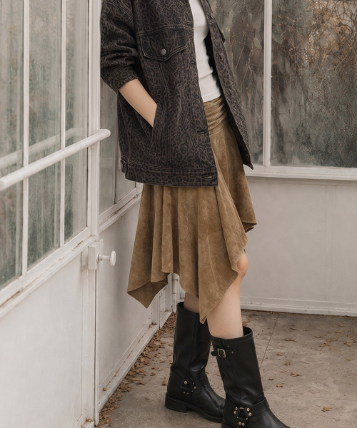 VIVID LADY(ビビッドレディー)の「ウエストシャーリング アシンメトリーヘム ミドルスカート(スカート・レディース・ブラック/ダークブラウン/ベージュ・FREE)」の11枚目の写真