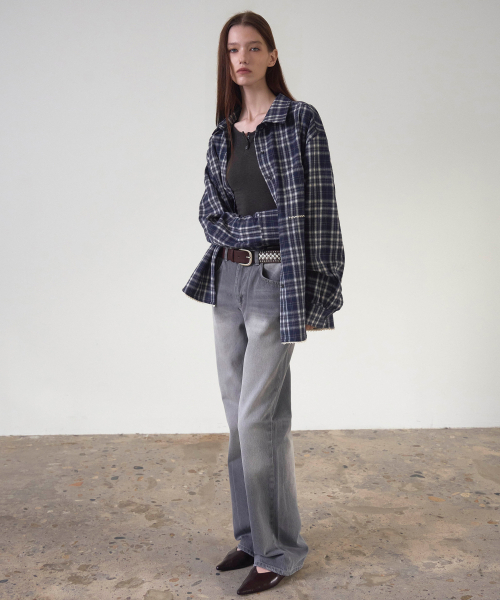 SSIN AND LEE(シンアンドリー)の「ヘイリー ウォッシュドデニムパンツ グレー(デニムパンツ・レディース・その他・SMALL/MEDIUM)」の4枚目の写真