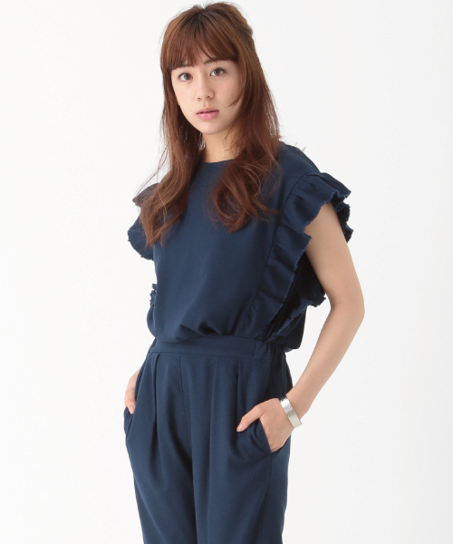 earth music&ecology(アースミュージックアンドエコロジー)の「麻混肩フリルブラウス(シャツ/ブラウス・レディース・ネイビー/ライトベージュ/カーキ/キャメル・FREE)」の3枚目の写真