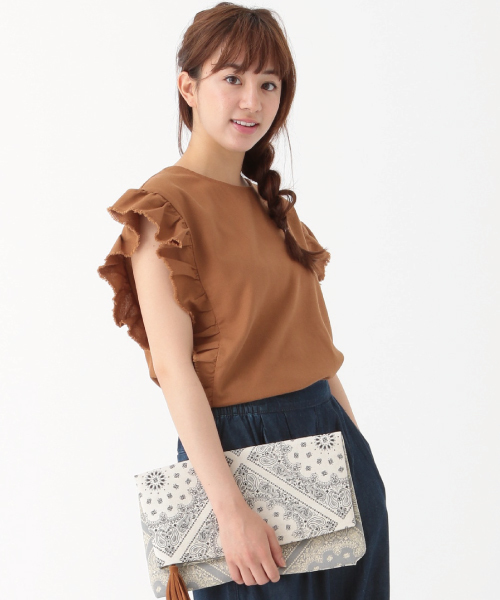 earth music&ecology(アースミュージックアンドエコロジー)の「麻混肩フリルブラウス(シャツ/ブラウス・レディース・ネイビー/ライトベージュ/カーキ/キャメル・FREE)」の4枚目の写真