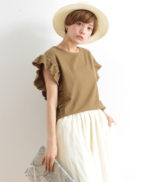 earth music&ecology(アースミュージックアンドエコロジー)の「麻混肩フリルブラウス(シャツ/ブラウス・レディース・ネイビー/ライトベージュ/カーキ/キャメル・FREE)」の2枚目の写真