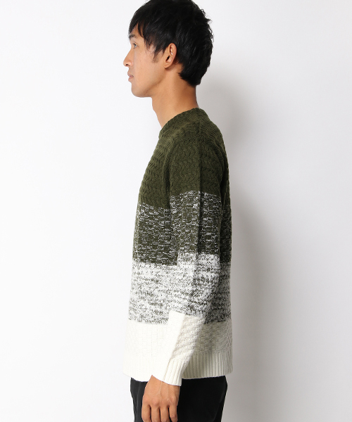 ikka（イッカ）の「グラデーションニットプルオーバー（ニット/セーター・メンズ・オリーブ/ライトグレー/ネイビー・LARGE/MEDIUM/X-LARGE）」の4枚目の写真