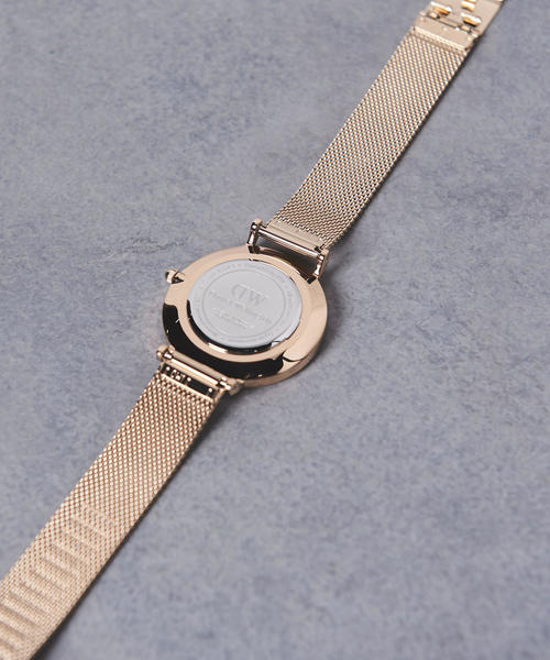 Daniel Wellington(ダニエルウェリントン)の「<Daniel Wellington(ダニエル ウェリントン)>PETITE WHITE 腕時計32mm†◆(アナログ腕時計・レディース・ゴールド/シルバー・FREE)」の6枚目の写真