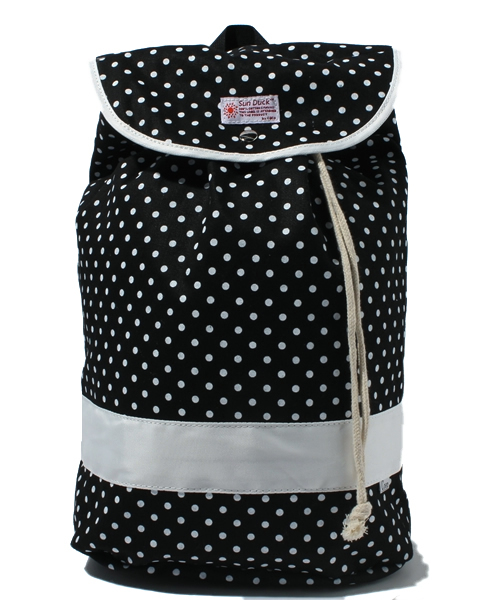 coen（コーエン）の「SUN DUCK プリントデイパック（バックパック/リュック・メンズ・オリーブ/ダークグリーン/ネイビー/ブラック・フリー）」の2枚目の写真