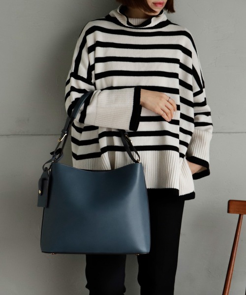 VitaFelice（ヴィータフェリーチェ）の「A4対応 通勤トートバッグ 11ポケット 自立 ワンハンドルショルダー 【パスケース付き】 ビジネスバッグ（トートバッグ・レディース・ブラック/グレー/キャメル/ワイン/オレンジ/ベージュ系その他/ライトグリーン/チョコ/ベージュ系その他2/ブルー系その他/バーガンディー/ライトグレー/ダークグリーン/モカ/ネイビー・FREE）」の18枚目の写真