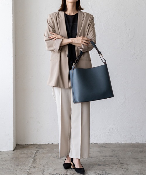 VitaFelice（ヴィータフェリーチェ）の「11収納ワンハンドルショルダー