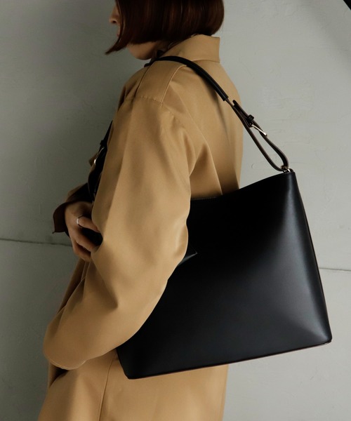 VitaFelice（ヴィータフェリーチェ）の「A4対応 通勤トートバッグ 11ポケット 自立 ワンハンドルショルダー 【パスケース付き】 ビジネスバッグ（トートバッグ・レディース・ブラック/グレー/キャメル/ワイン/オレンジ/ベージュ系その他/ライトグリーン/チョコ/ベージュ系その他2/ブルー系その他/バーガンディー/ライトグレー/ダークグリーン/モカ/ネイビー・FREE）」の21枚目の写真