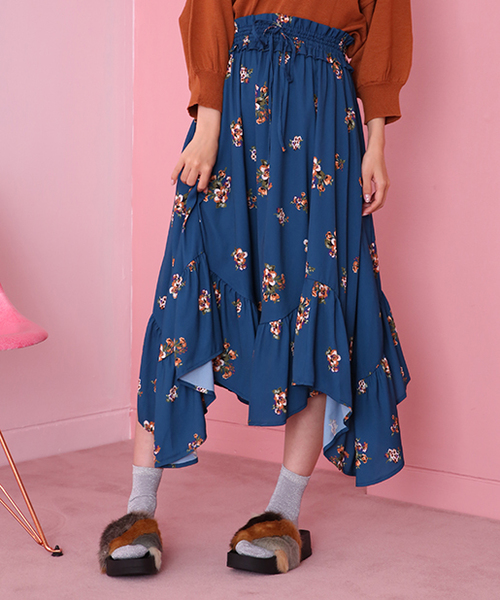 one after another NICE CLAUP（ワンアフターアナザーナイスクラップ）の「レトロ花柄スカート（スカート・レディース・アイボリー/ブラック/ブルー系その他・FREE）」の3枚目の写真