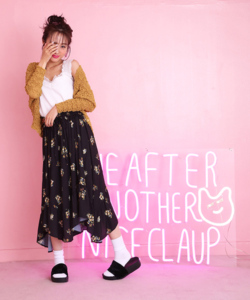 one after another NICE CLAUP（ワンアフターアナザーナイスクラップ）の「レトロ花柄スカート（スカート・レディース・アイボリー/ブラック/ブルー系その他・FREE）」の8枚目の写真