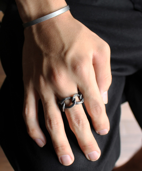 Vaya Con Dios（ヴァヤコンディオス）の「【VayaConDios/ ヴァヤコンディオス】ステンレス製ワイヤーチェーンリング（リング・メンズ・アンティークシルバー/ブラック/シルバー/ゴールド/シルバー系その他・#17/#19/#21）」の5枚目の写真