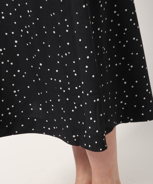 GLOBAL WORK（グローバルワーク）の「ドットプリントVネックワンピース/784555（ワンピース・レディース・ネイビー/ブラック/ダークブルー・FREE）」の4枚目の写真