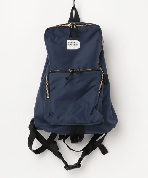 FREDRIK PACKERS（フレドリックパッカーズ）の「【FREDRIK PACKERS】 420D SNUG PACK S（バックパック/リュック・レディース・ブラック/オリーブ/ネイビー・FREE）」の3枚目の写真