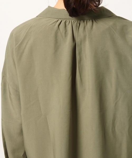 GLOBAL WORK（グローバルワーク）の「オープンカラーシャツ長袖/777044（シャツ/ブラウス・レディース・ブラック/ホワイト/ネイビー/カーキ・LARGE/MEDIUM）」の15枚目の写真