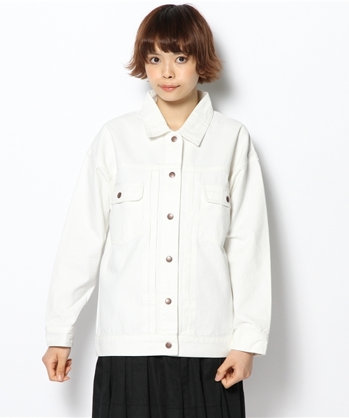 Chico(チコ)の「オーバーGジャン(デニムジャケット・レディース・ホワイト/ブルー/ネイビー・FREE)」の2枚目の写真