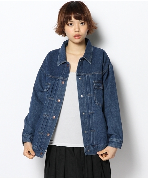 Chico(チコ)の「オーバーGジャン(デニムジャケット・レディース・ホワイト/ブルー/ネイビー・FREE)」の5枚目の写真