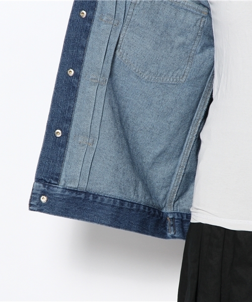 Chico(チコ)の「オーバーGジャン(デニムジャケット・レディース・ホワイト/ブルー/ネイビー・FREE)」の7枚目の写真