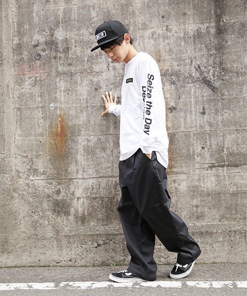 kutir（クティール）の「LOOSE WIDE PANTS / ルーズワイドストレートパンツ ストレッチチノ（チノパンツ・メンズ・ブラック/ベージュ/グレー・MEDIUM/LARGE）」の9枚目の写真