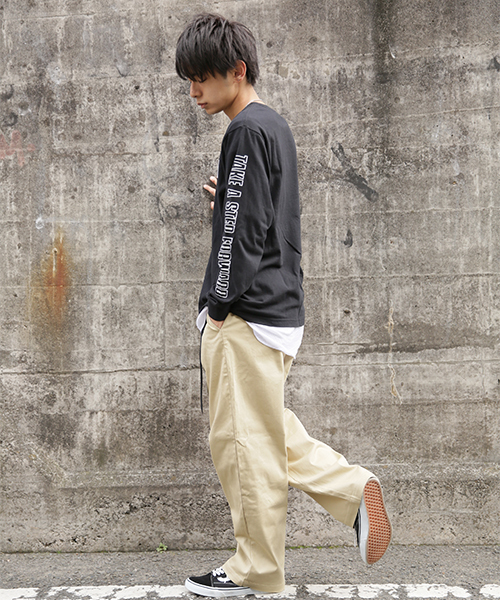 kutir（クティール）の「LOOSE WIDE PANTS / ルーズワイドストレートパンツ ストレッチチノ（チノパンツ・メンズ・ブラック/ベージュ/グレー・MEDIUM/LARGE）」の4枚目の写真