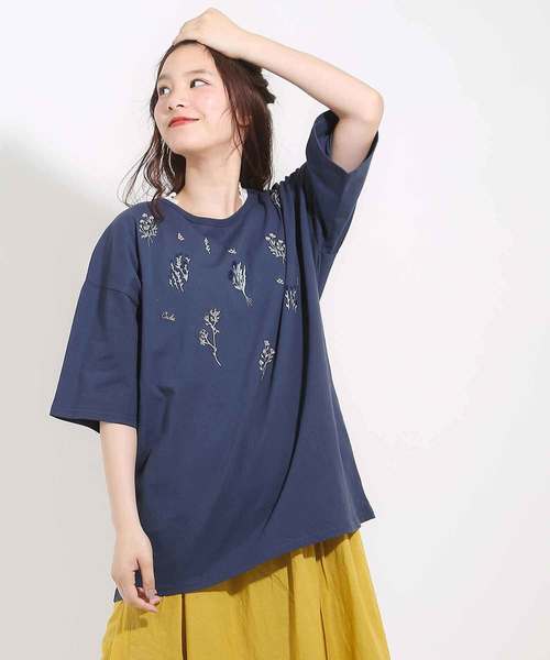 CUBE SUGAR(キューブシュガー)の「天竺刺繍ワイドチュニック(Tシャツ/カットソー・レディース・ホワイト/ブラック/ネイビー・M)」の3枚目の写真