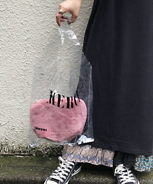 apres jour（アプレジュール）の「ファーポーチ付きMERCIクリアバッグ【ZOZOTOWN限定アイテム】（トートバッグ・レディース・ピンク/イエロー・フリー）」の2枚目の写真