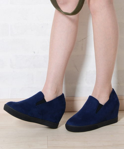 shopnikoniko（ショップニコニコ）の「スリッポン スニーカー インヒール 厚底 インヒールスニーカー（スリッポン・レディース・ブラック/ネイビー/グレー/ブラック系その他/グレー系その他/ブルー系その他/アイボリー/ホワイト/ブラック系その他2/グレー系その他2/ブラック系その他3/ブルー系その他2/キャメル/ホワイト系その他/ブラック系その他4/ベージュ/ブラック系その他5/ブラック系その他6/グレー系その他3/ブラウン系その他/ブラウン・22.5cm/23cm/23.5cm/24cm/24.5cm/25cm）」の18枚目の写真