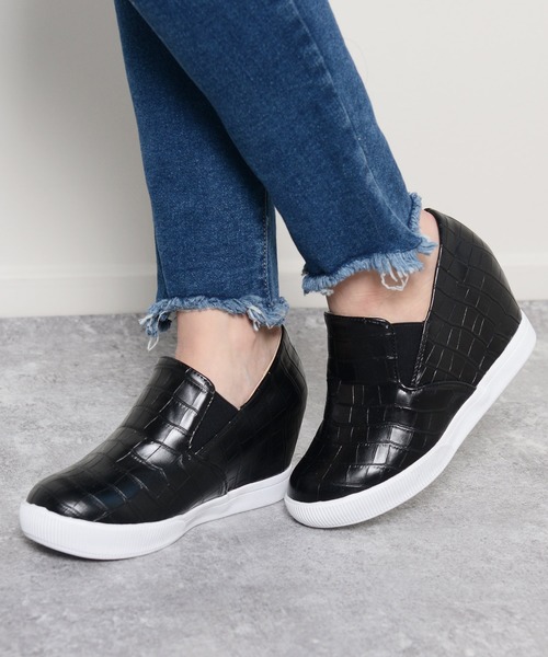 shopnikoniko（ショップニコニコ）の「スリッポン スニーカー インヒール 厚底 インヒールスニーカー（スリッポン・レディース・ブラック/ネイビー/グレー/ブラック系その他/グレー系その他/ブルー系その他/アイボリー/ホワイト/ブラック系その他2/グレー系その他2/ブラック系その他3/ブルー系その他2/キャメル/ホワイト系その他/ブラック系その他4/ベージュ/ブラック系その他5/ブラック系その他6/グレー系その他3/ブラウン系その他/ブラウン・22.5cm/23cm/23.5cm/24cm/24.5cm/25cm）」の8枚目の写真